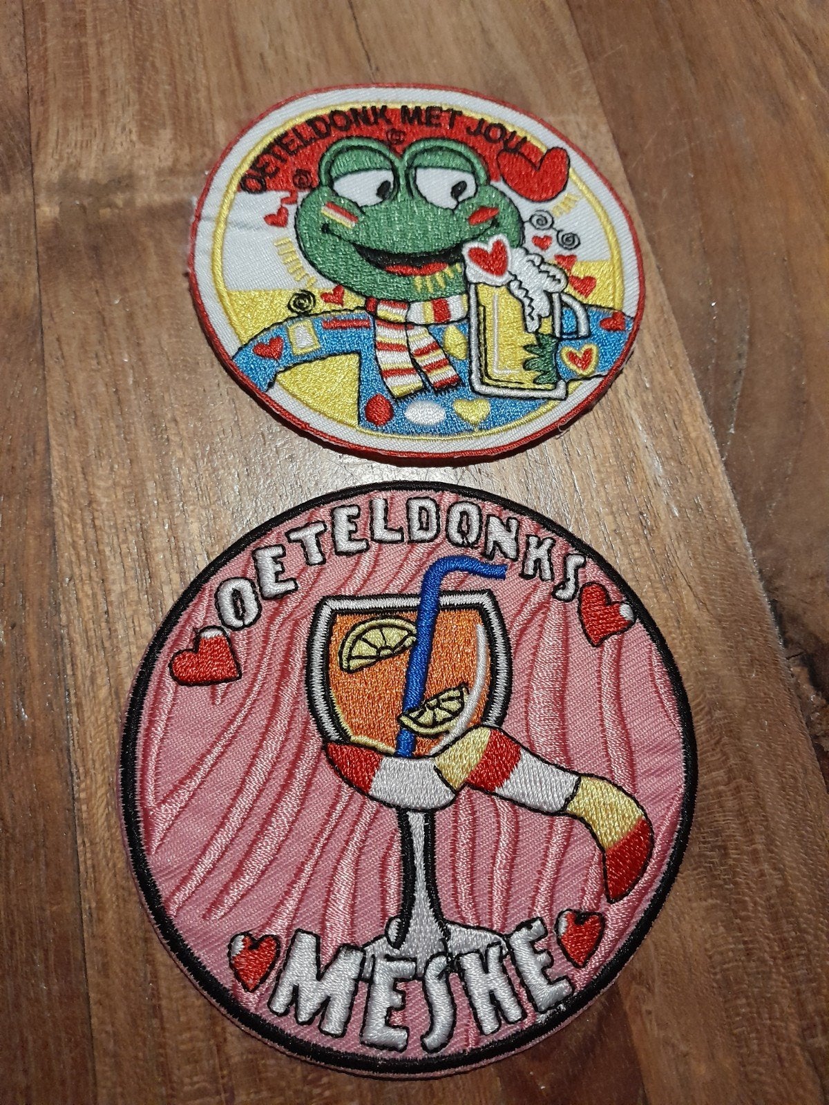 oeteldonk embleem kikker en cocktail prijs per stuk, Ophalen of Verzenden, Gebruikt, Meerdere stickers