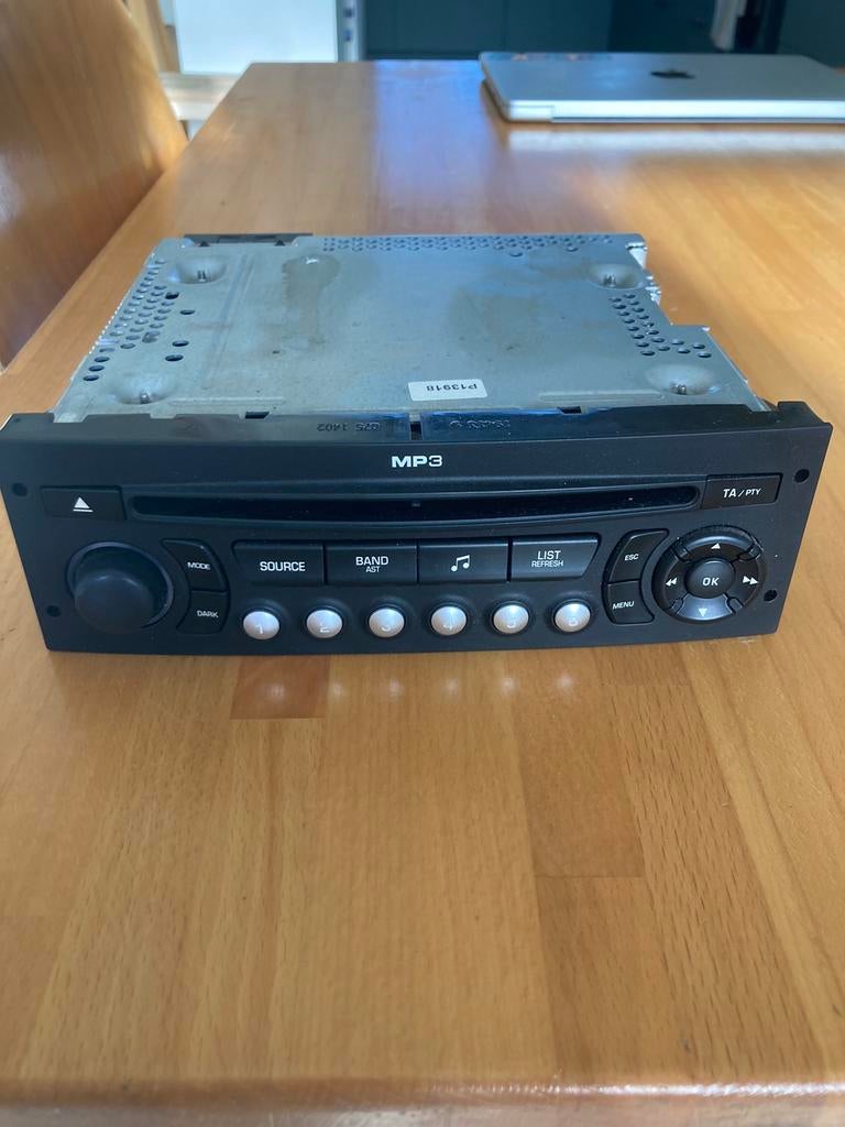 Radio cd speler peugeot 207, Auto diversen, Autoradio's, Ophalen of Verzenden, Gebruikt