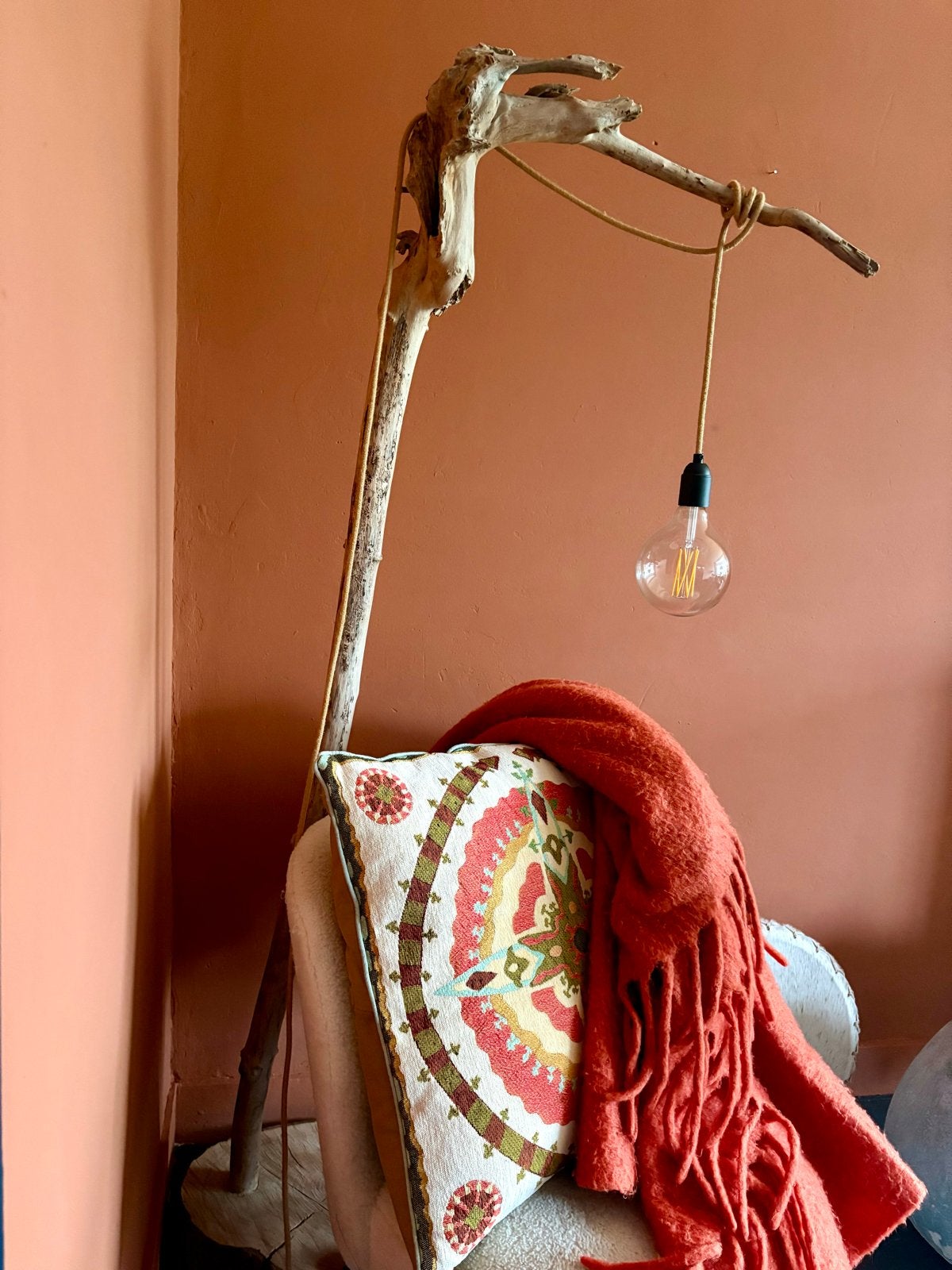 Unieke handgemaakte vloerlamp van drijfhout, Ophalen, Natuurlijk materiaal, E27 (groot), Zo goed als nieuw