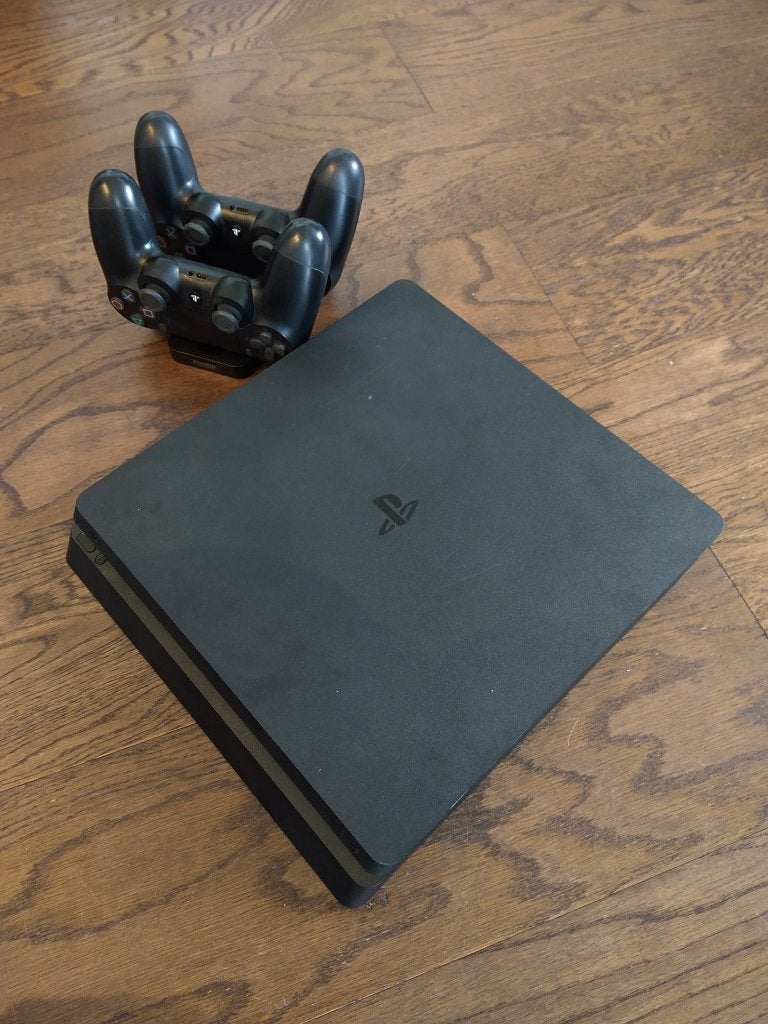 Sony PlayStation 4 Slim 1TB Zwart, Ophalen, Gebruikt, Met 2 controllers, 1 TB