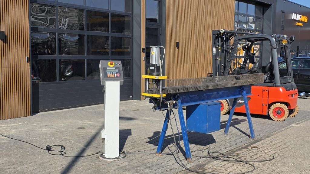 AUTOMATISCHE  Pneumatische ponsmachine -  INCL. Handleiding, Ophalen, Gebruikt