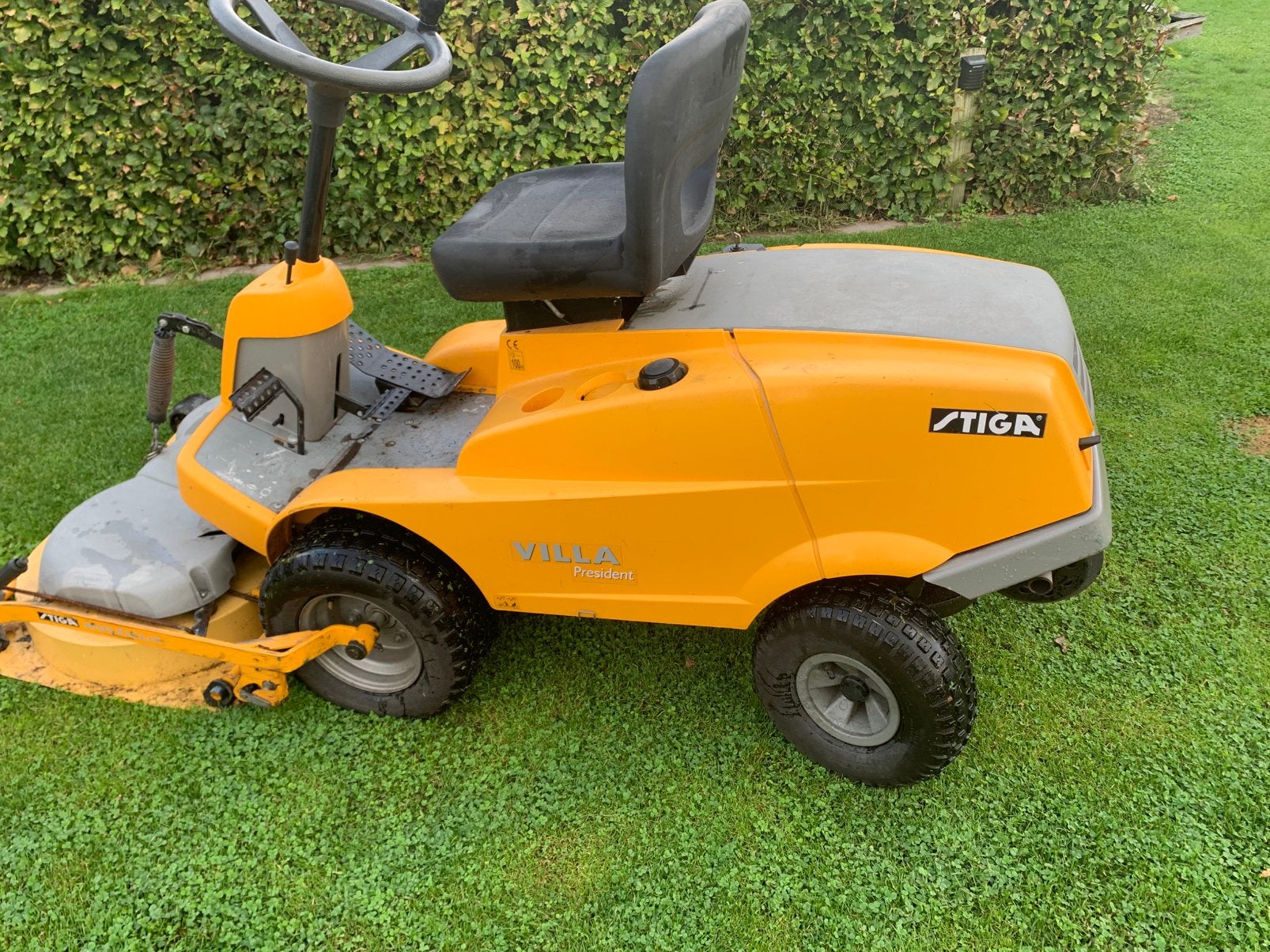 Stiga Villa frontzitmaaier HST nieuw maaidek 93 cm, Ophalen, Zo goed als nieuw, Minder dan 90 cm
