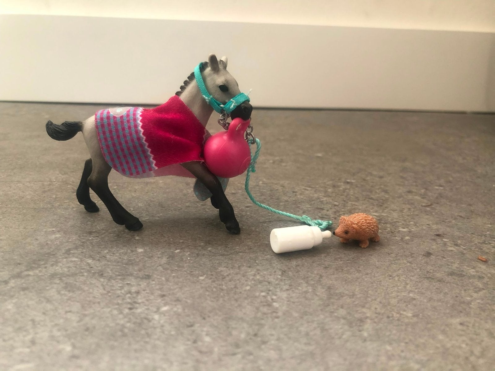 Schleich paardje met deken en egel, Ophalen of Verzenden, Gebruikt