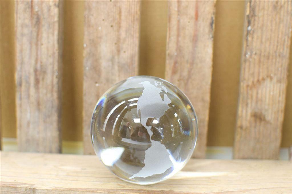 Glazen Presse Papier Globe Wereldbol 45533, Ophalen of Verzenden, Gebruikt, Dier