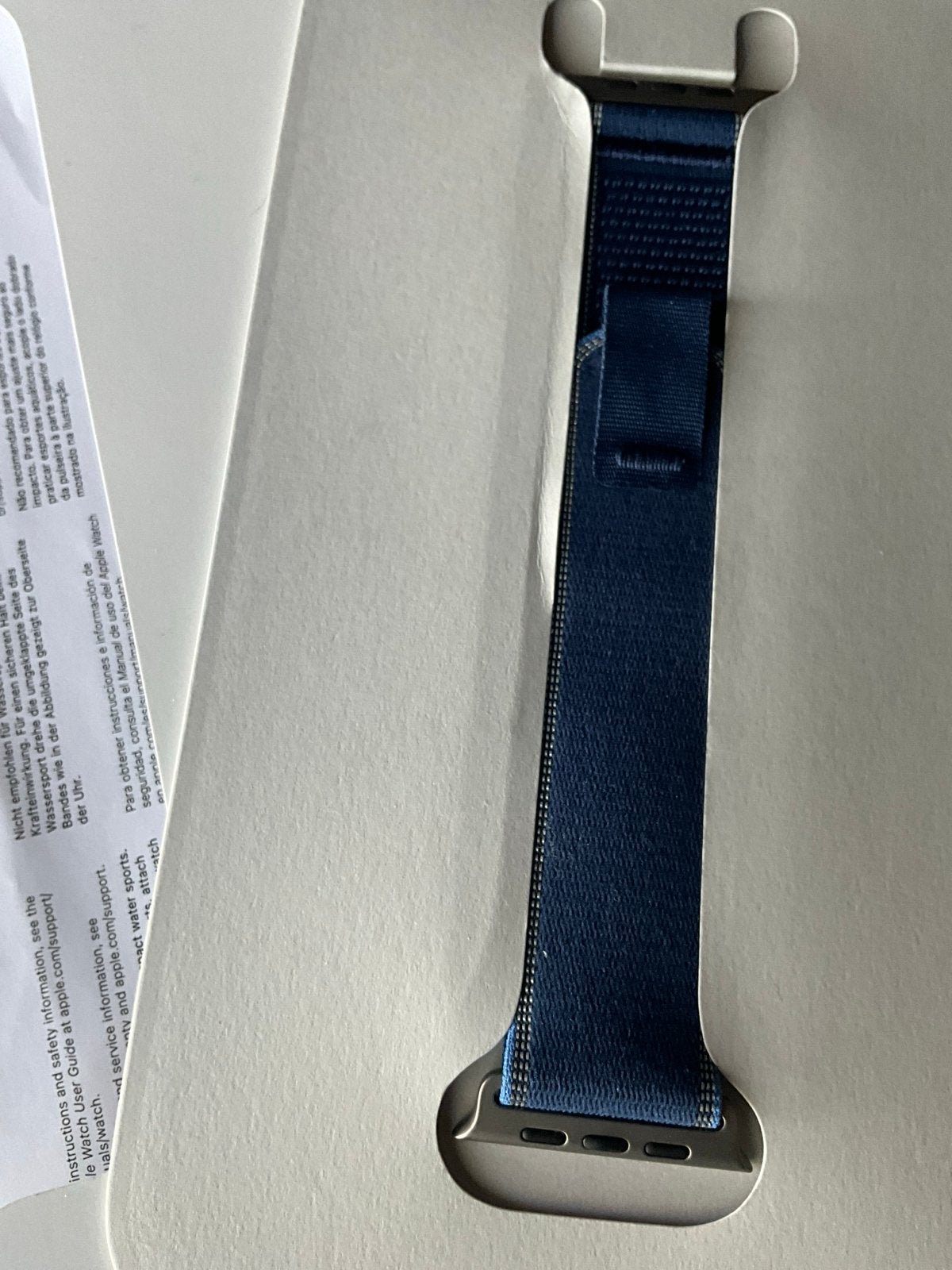 Apple Watch Trail Loop Band blauw  - Nieuw, Ophalen of Verzenden, Nieuw, Blauw, IOS