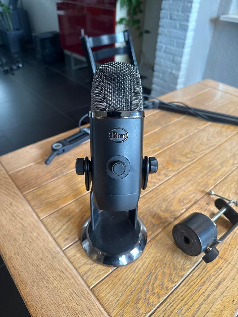 Blue Yeti X met microfoonarm, Muziek en Instrumenten, Microfoons, Ophalen, Zo goed als nieuw, Studiomicrofoon