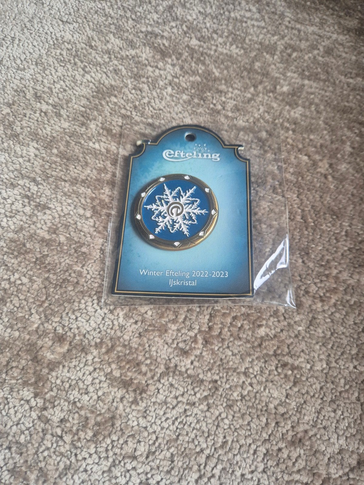 Efteling Pin Winterkristal 2022 / 2023, Ophalen of Verzenden, Nieuw, Button of Speldje