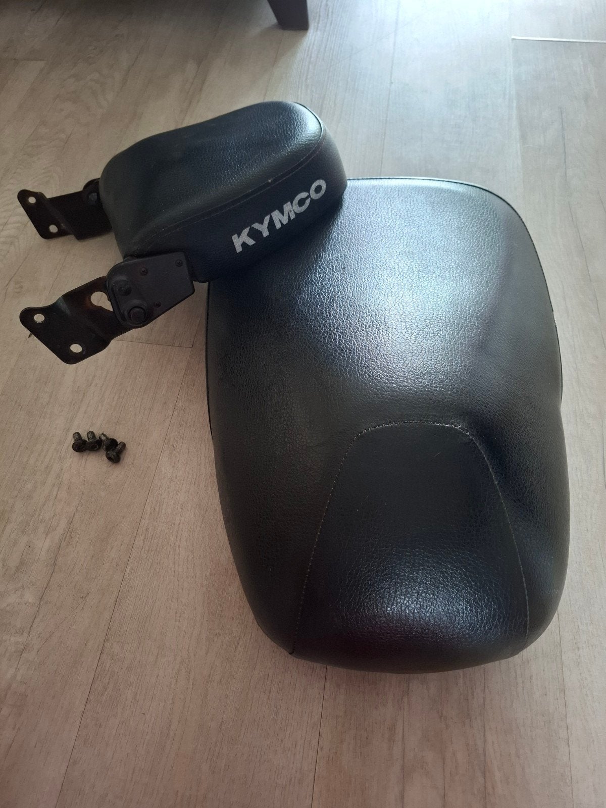 Kymco zadel met rugsteun/Buddy Seat, Gebruikt, Maximaal 45 km/u, Ophalen of Verzenden, Agility
