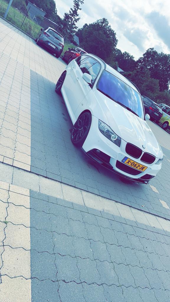 BMW 3-Serie 2.0 318 I Touring 2012 Wit, Achterwielaandrijving, Zwart, Alcantara, Wit