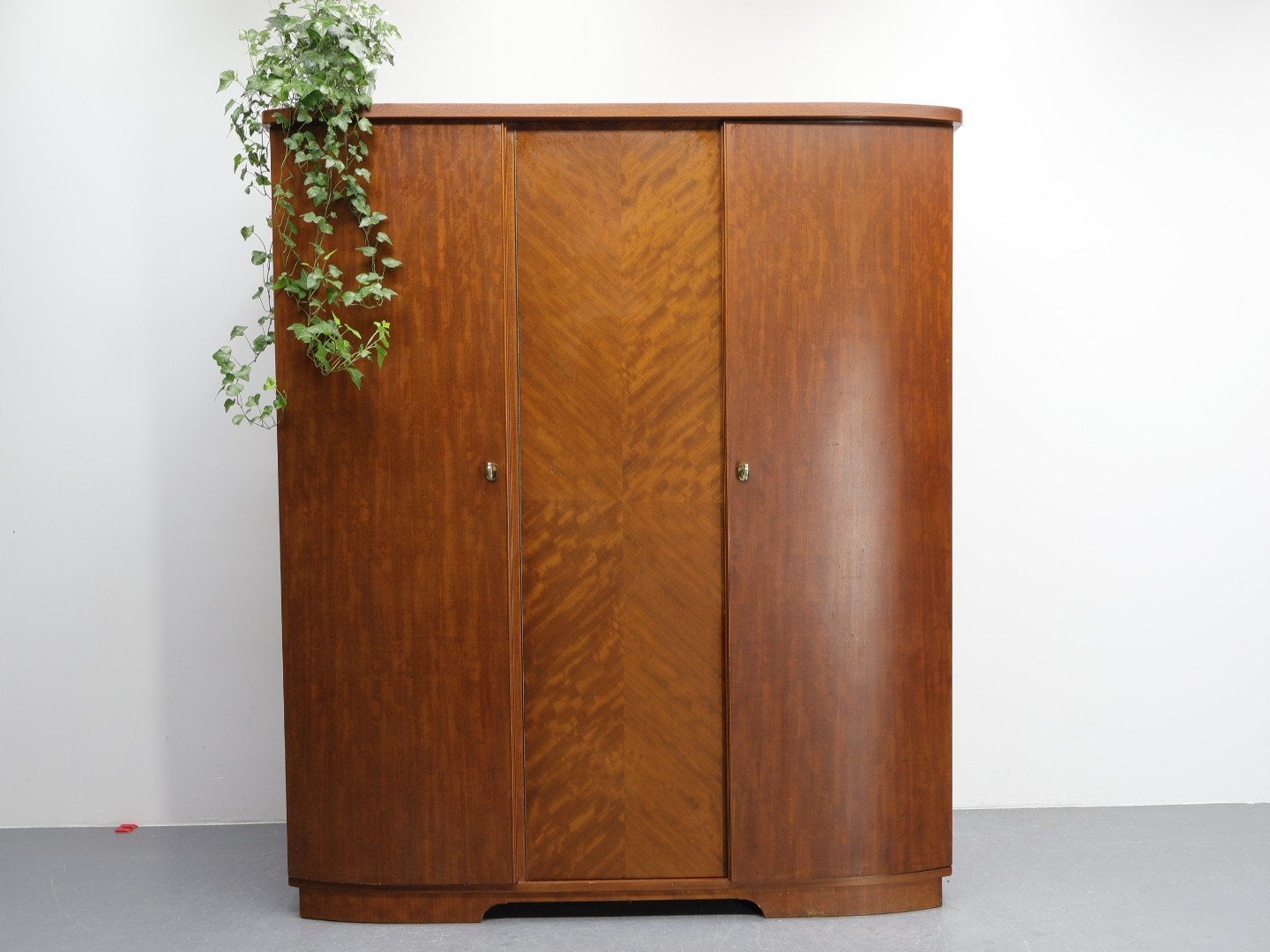 Vintage Art Deco Kledingkast met Gebogen Deuren, Ophalen, Met deur(en), Gebruikt, 150 tot 200 cm