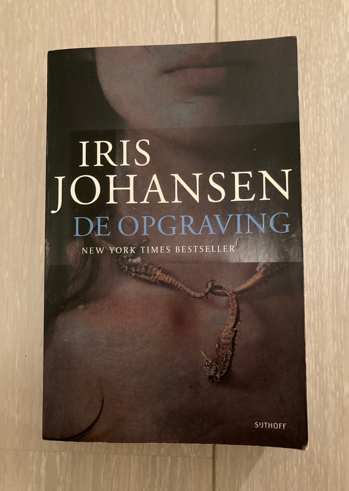 Iris Johansen - De Opgraving, Ophalen of Verzenden, Zo goed als nieuw