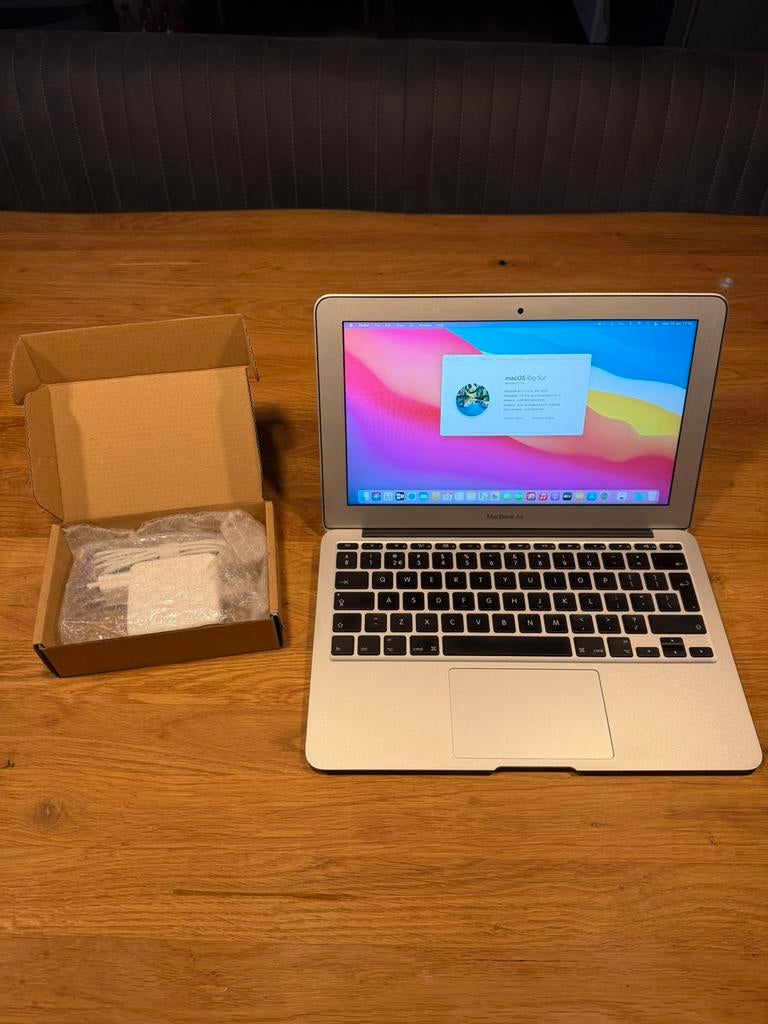 Bijna nieuwe MacBook Air 11” mid 2013 128GB SSD Nieuwe lader, Computers en Software, Apple Macbooks, Ophalen of Verzenden, Zo goed als nieuw