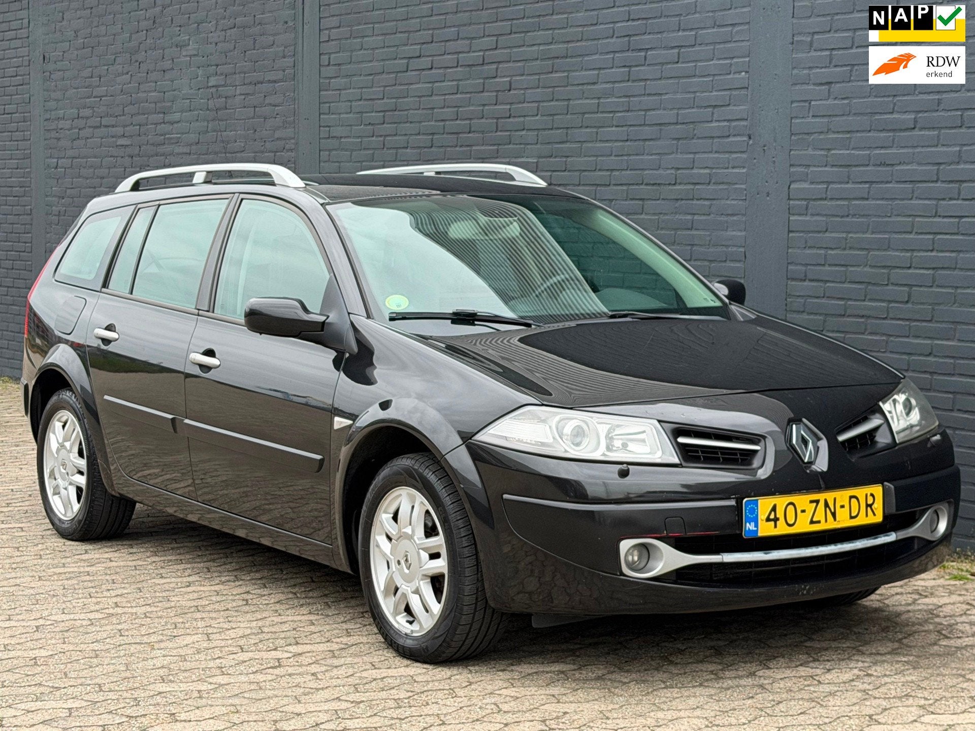 Renault Mégane Grand Tour 1.6-16V Tech Line CLIMA CRUISE PD, Auto's, Renault, Gebruikt, Zwart, 4 cilinders, Leder en Stof
