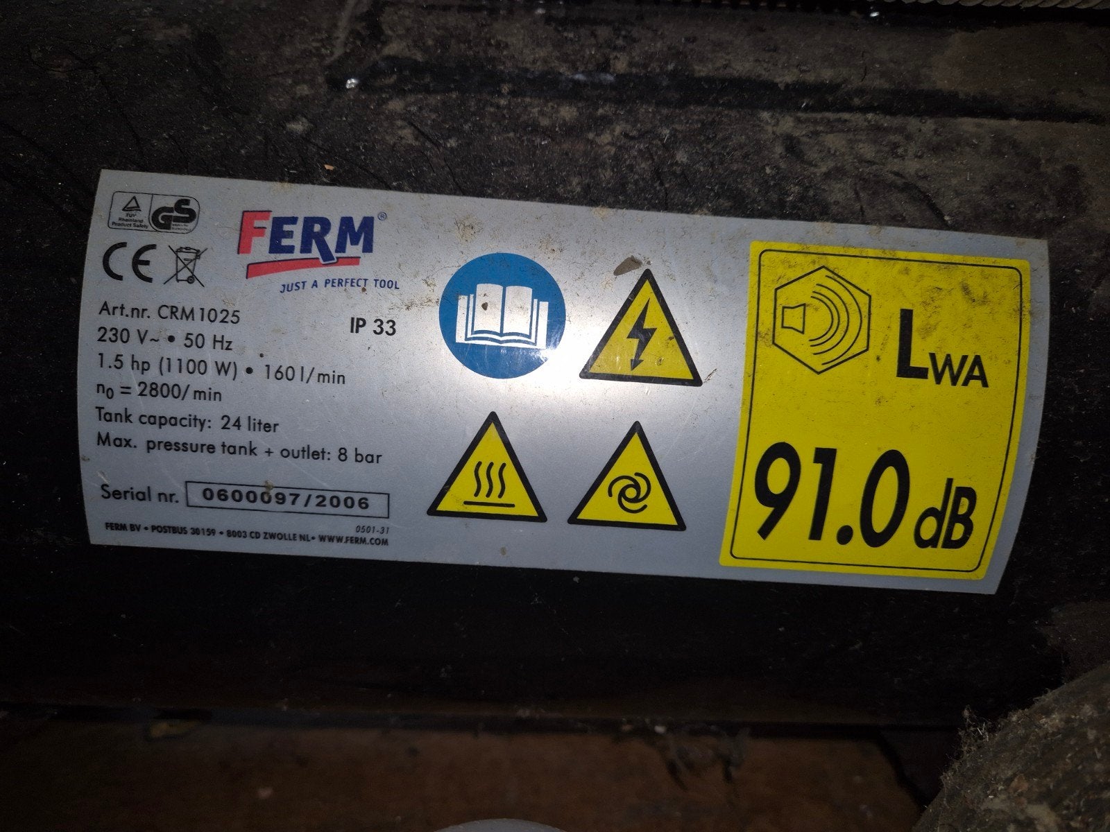 Ferm compressor met luchtlek - ideaal voor handige klusser, Doe-het-zelf en Verbouw, Ophalen, Gebruikt, 6 tot 10 bar, Minder dan 200 liter/min