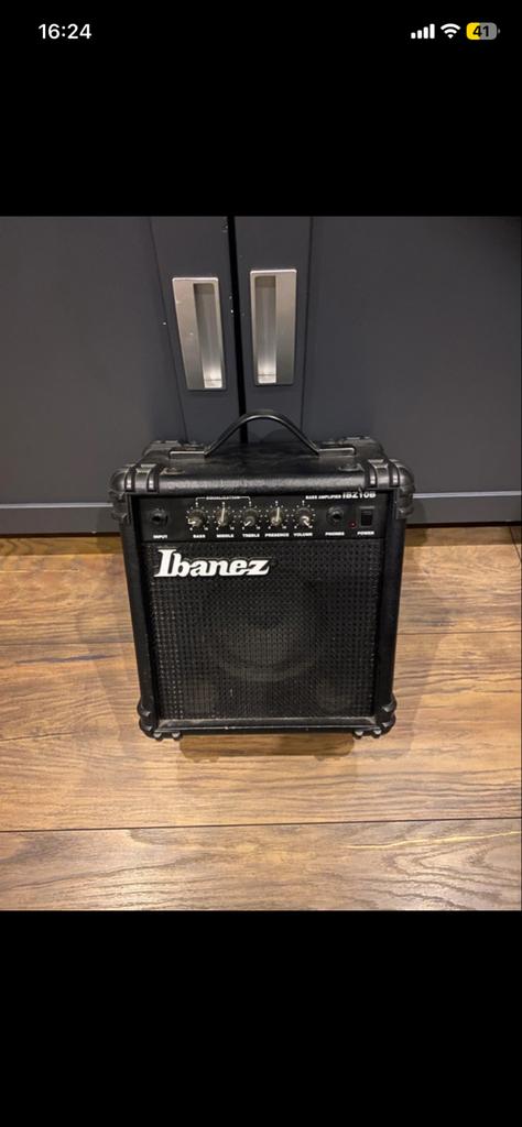 London city en een Ibanez Basversterker Set, Muziek en Instrumenten, Snaarinstrumenten | Gitaren | Elektrisch, Gebruikt, Met versterker