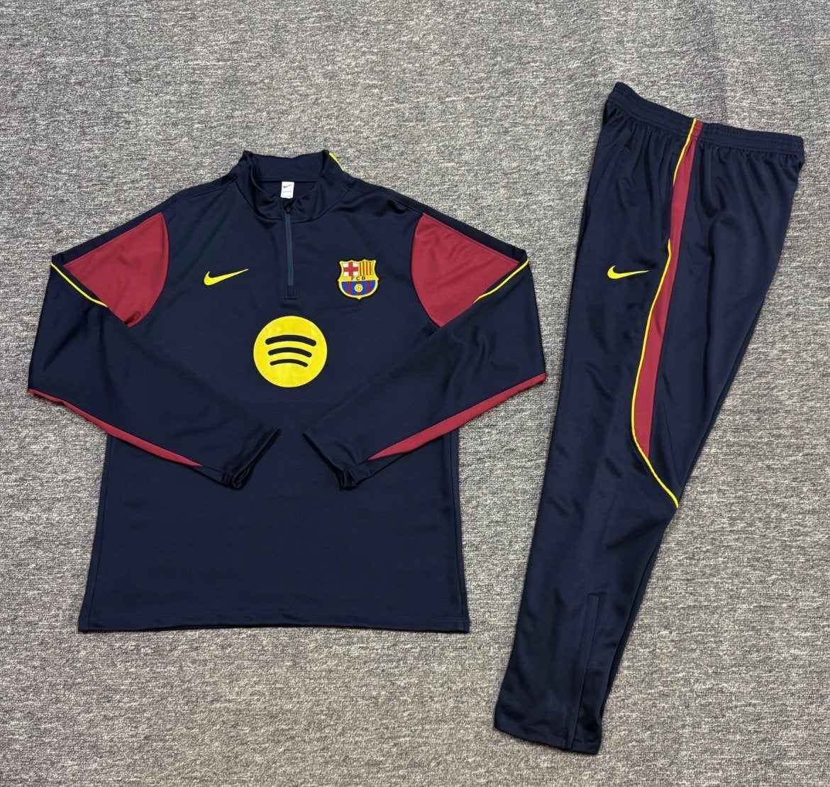 FC Barcelona Trainingspak Nike - Donkerblauw/Rood, Maat 52/54 (L), Blauw, Nieuw, Ophalen of Verzenden