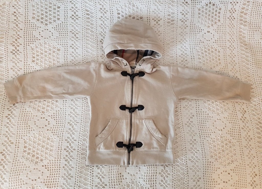 Burberry beige vest 116, Ophalen of Verzenden, Zo goed als nieuw, Jongen of Meisje, Trui of Vest