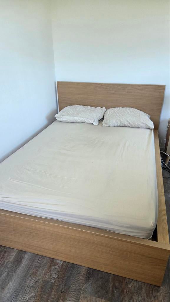 Ikea malm bed 140 x 200 cm, Huis en Inrichting, Slaapkamer | Bedden, Ophalen, Gebruikt, Bruin, Tweepersoons