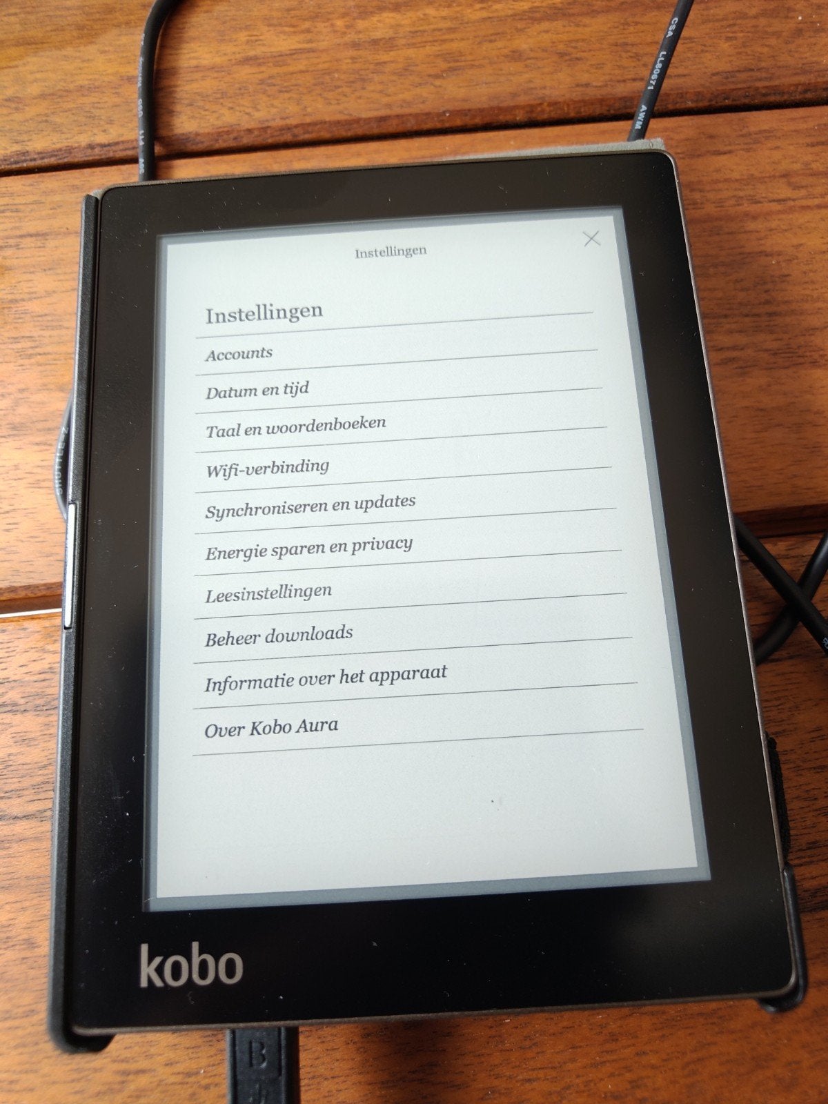 Kobo Aura eReader met hoesje - Zo goed als nieuw, Kobo, Ophalen of Verzenden, 4 GB of minder, 7 inch