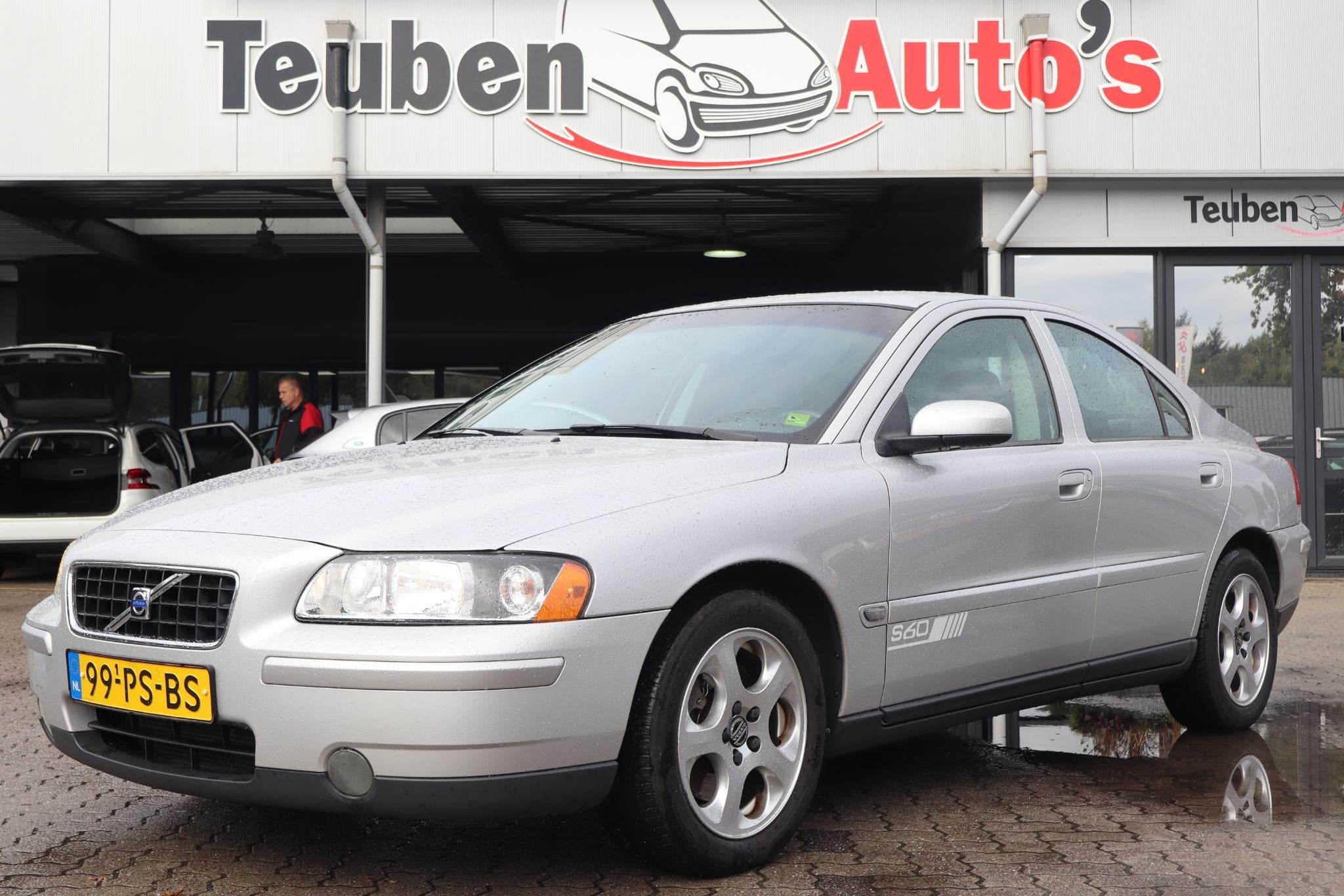 Volvo S60 2.0T Kinetic | 5 Cilinder | Spaceball | Camera | M, Auto's, Voorwielaandrijving, Gebruikt, Zwart, 1984 cc