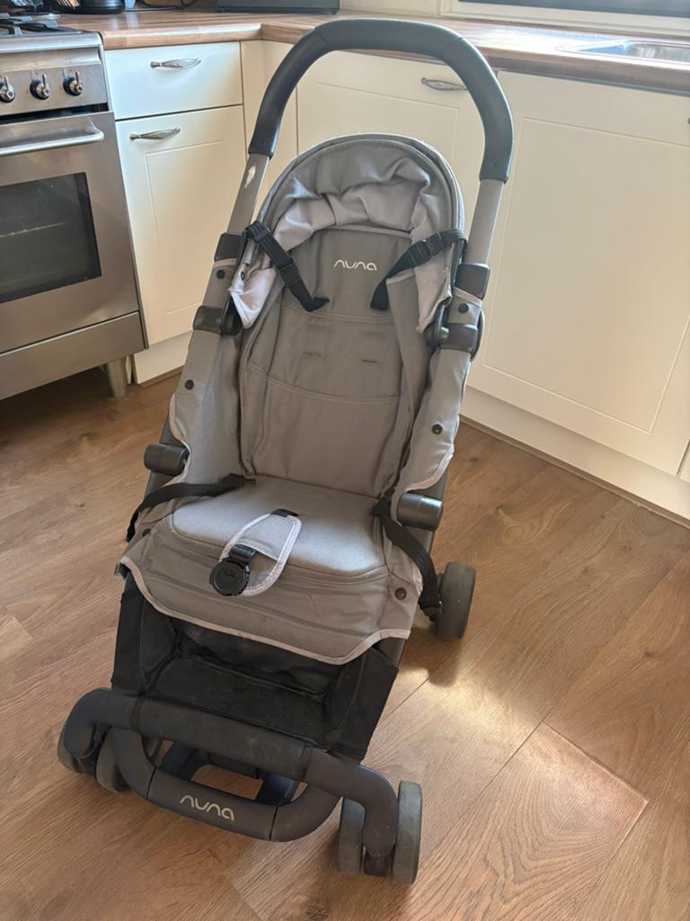 Nuna buggy – compacte luxe buggy, Kinderen en Baby's, Buggy's, Zo goed als nieuw, Zonnekap, Ophalen