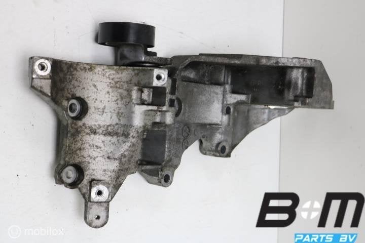 Steun voor dynamo en aircopomp VW Golf Plus 03L903143Q, Gebruikt