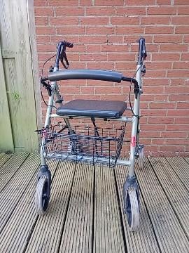 Zwarte rollator, Ophalen, Gebruikt