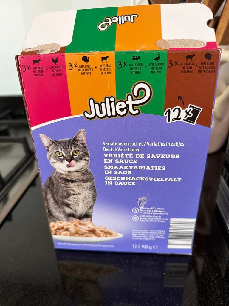 Gratis af te halen: kattenvoer Julliet (premium), Dieren en Toebehoren, Ophalen, Kat