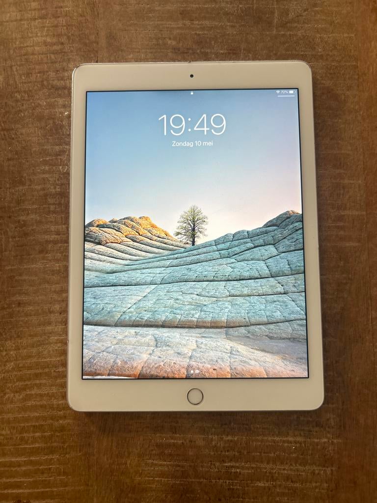 Apple iPad (5e generatie) 32GB Wi-Fi - Zilver, Computers en Software, Apple iPads, Gebruikt, Apple iPad, Wi-Fi, 9 inch, 32 GB