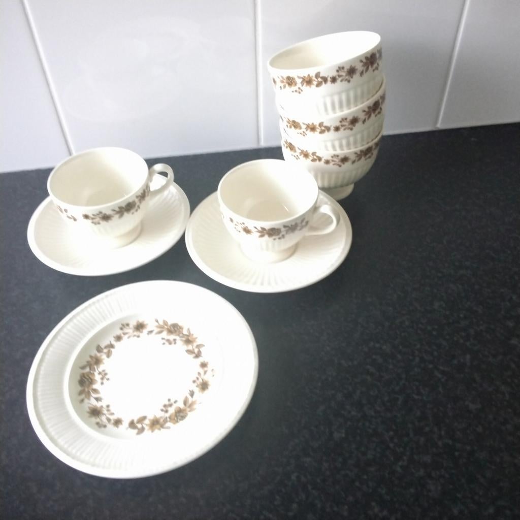 Wedgwood  Radcliffe:3 kommen,taartbordje  enz., Ophalen of Verzenden, Zo goed als nieuw, Kom(men), Wedgwood