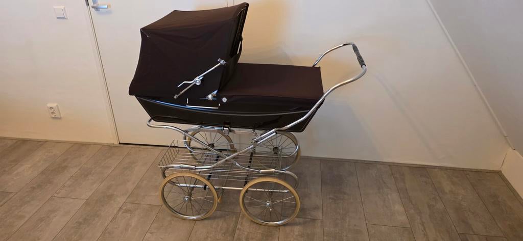 Vintage Silvercross Kinderwagen - 1975, Kinderen en Baby's, Gebruikt, Luchtbanden, Ophalen of Verzenden, Kinderwagen