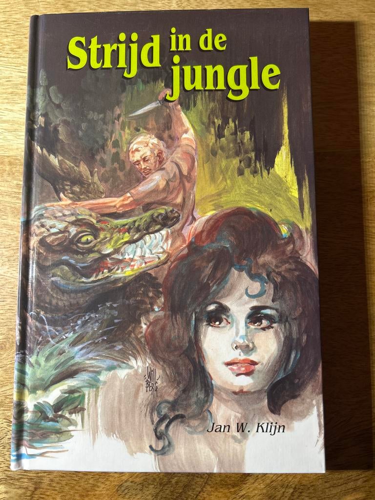 Strijd in de Jungle - Jan W. Klijn, Ophalen of Verzenden, Gelezen