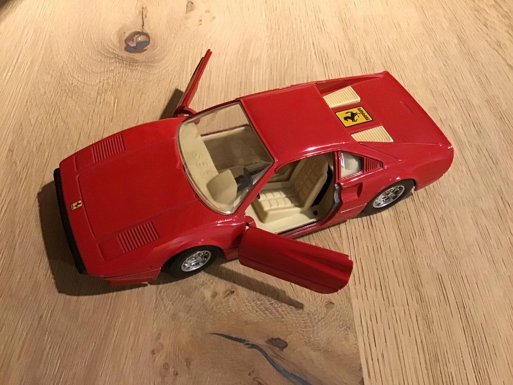 Bbugaro rode Ferrari 308 GTB, 1/24, Hobby en Vrije tijd, Modelauto's | 1:24, Ophalen, Gebruikt, Auto, Bburago