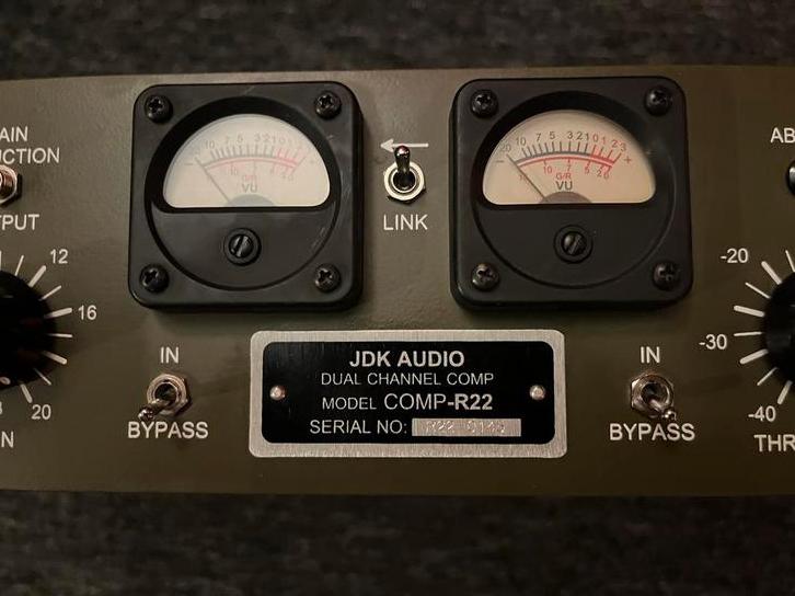 JDK Audio R22 (by API) compressor, Ophalen of Verzenden, Gebruikt, Audio