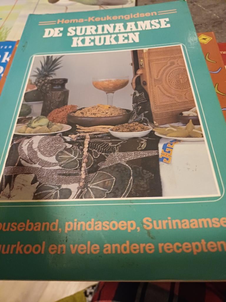De surinaamse keuken, Ophalen of Verzenden, Zo goed als nieuw, Azië en Oosters