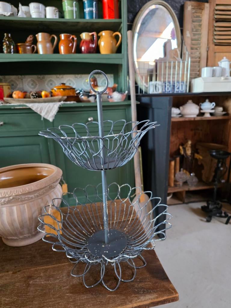 Brocante metalen etagere, Huis en Inrichting, Woonaccessoires | Etagères, Ophalen of Verzenden