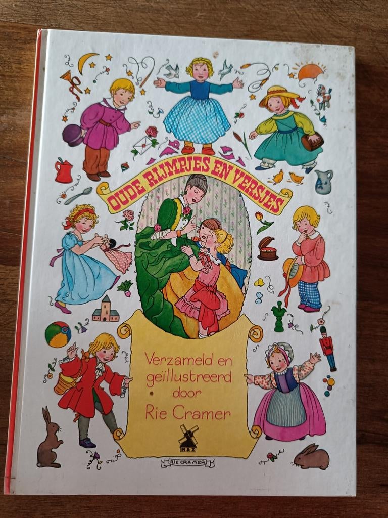 Oude Rijmpjes en Versjes - Rie Cramer, Ophalen of Verzenden, Zo goed als nieuw, Fictie algemeen