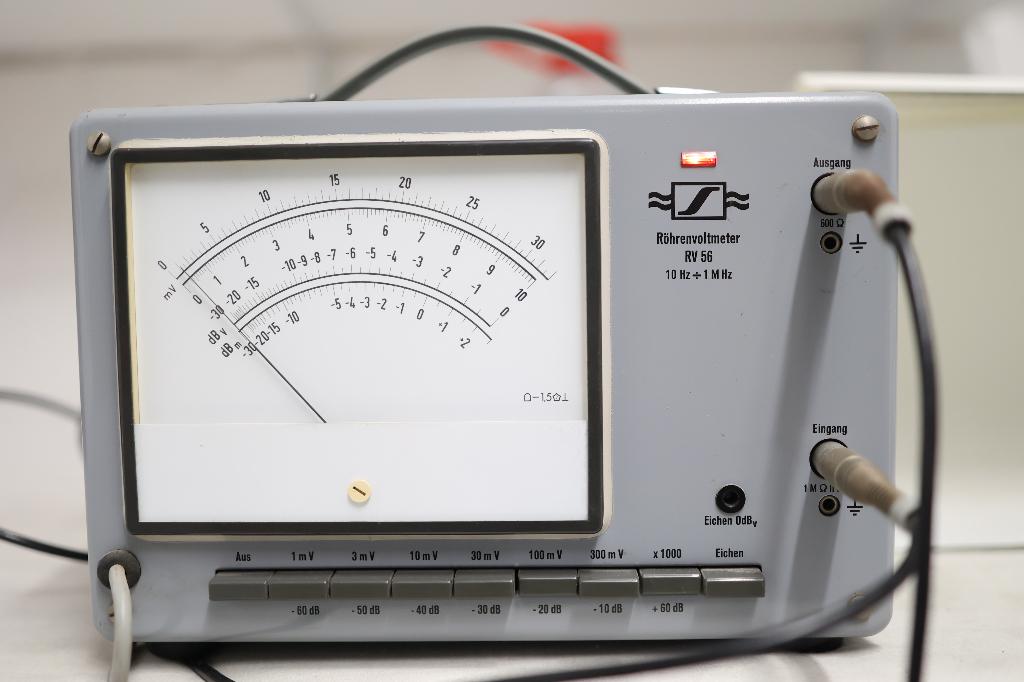SENNHEISER RV 56 Röhrenvoltmeter buizenvoltmeter., Ophalen of Verzenden, Gebruikt