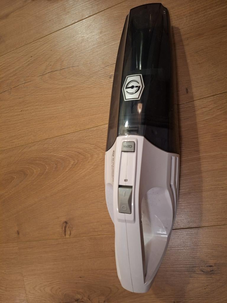 Zo goed als nieuwe nat & droog stofzuiger met wandhouder, Ophalen of Verzenden, Zo goed als nieuw, Waterstofzuiger, Minder dan 1200 watt
