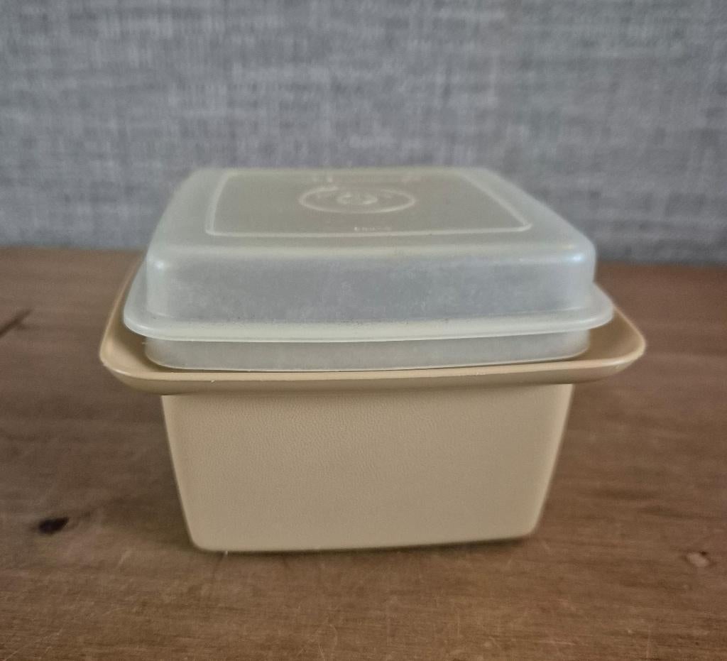 Tupperware Jam boter kaas bakje met deksel Beige, Huis en Inrichting, Keuken | Tupperware, Ophalen of Verzenden, Zo goed als nieuw