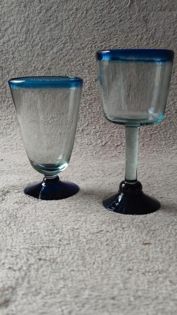 2 hand geblazen Mexicaanse glazen - rand & voet cobalt blauw, Ophalen of Verzenden, Zo goed als nieuw, Overige typen