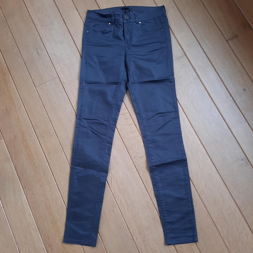 Supertrashbroek donker grijs glans maat 29 - nieuw -, Kleding | Dames, Supertrash, Nieuw, Ophalen of Verzenden, W28 - W29 (confectie 36)