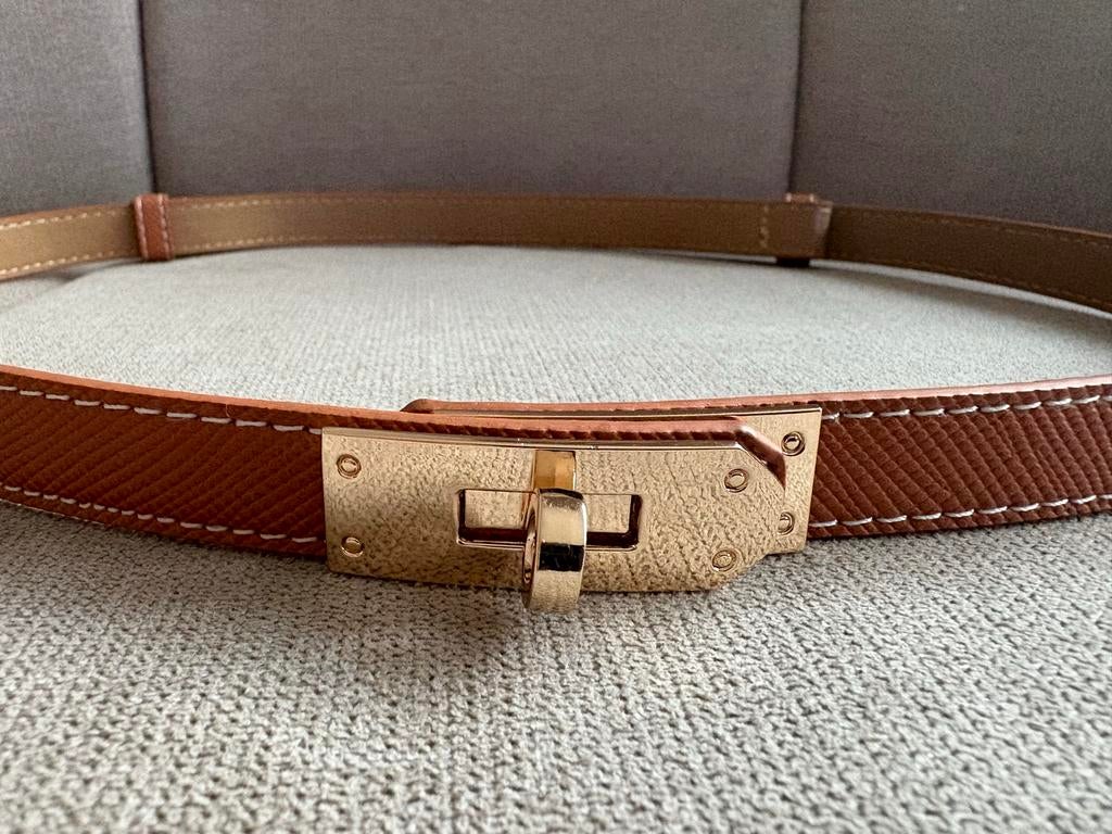 Elegante bruine riem met gouden gesp, Minder dan 3 cm, Bruin, Tailleriem, Ophalen of Verzenden