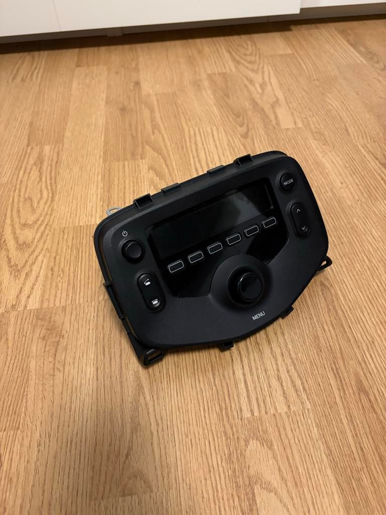 Autoradio (Toyota Aygo/Peugeot 108/Citroen C1), Ophalen of Verzenden, Gebruikt, Toyota