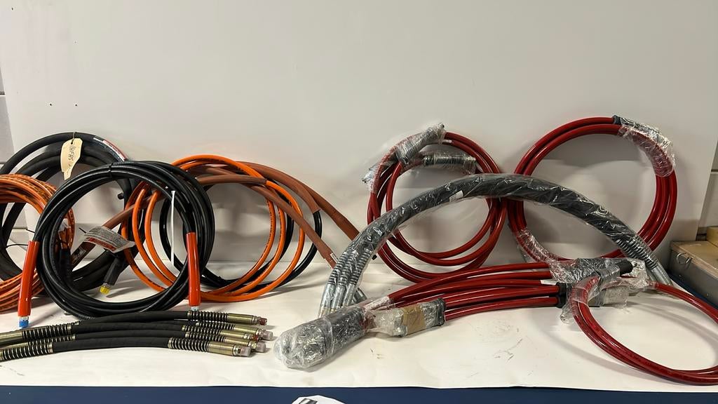 Hydraulische slangen. 700BAR. VELE SOORTEN EN MATEN. BEL, Ophalen, Nieuw