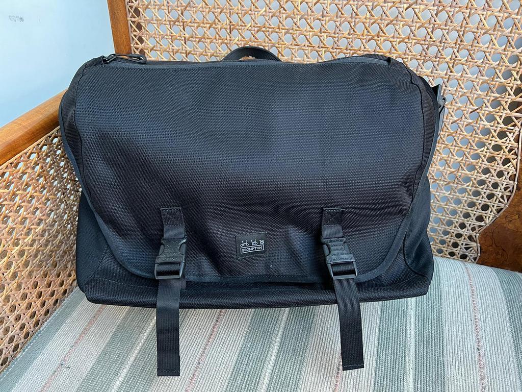 Brompton Cordura fietstas schoudertas metro bag nieuw!!!, Fietsen en Brommers, Fietsaccessoires | Fietstassen, Ophalen of Verzenden