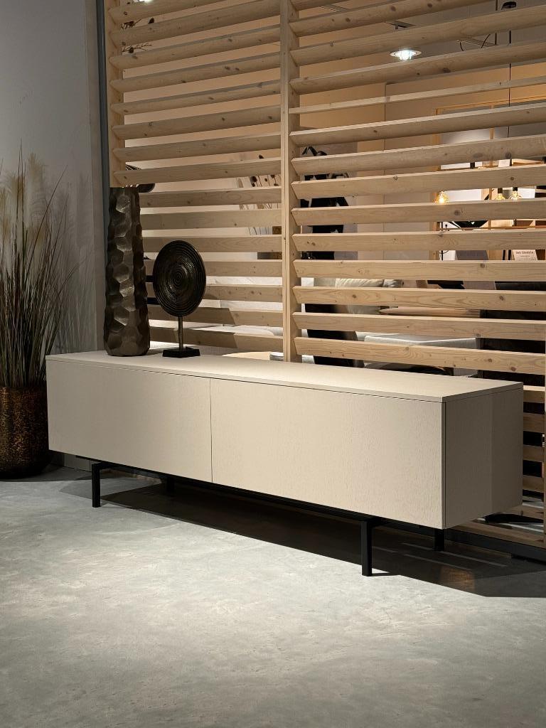 tv dressoir taupe 200cm zwevend of staand eiken fineer, Huis en Inrichting, Kasten | Dressoirs, Ophalen, 150 tot 200 cm, Eikenhout
