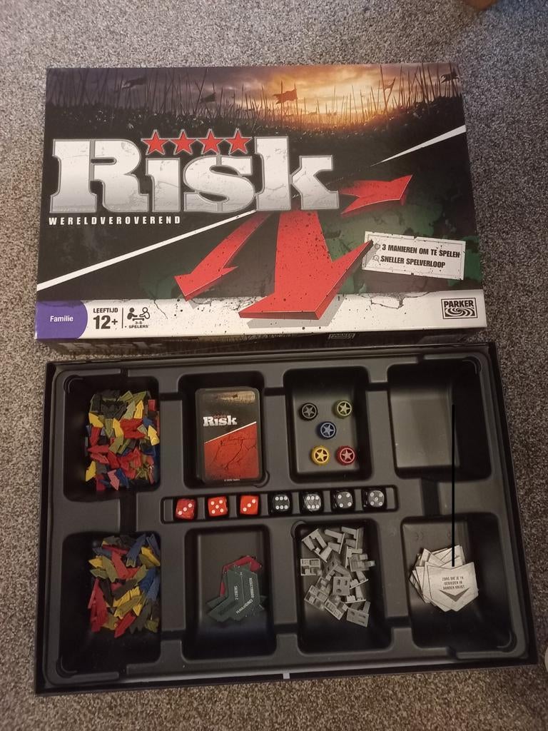 Risk bordspel - Wereldoverheersing!, Vijf spelers of meer, Ophalen of Verzenden, Gebruikt, Parker