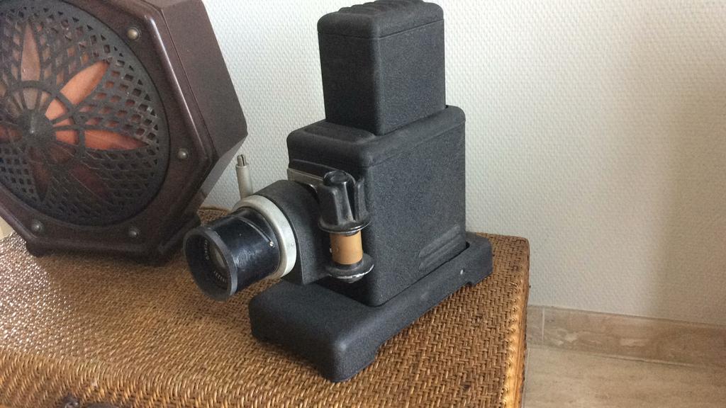 Oude filmprojector., Verzamelen, Fotografica en Filmapparatuur, Ophalen of Verzenden, 1960 tot 1980, Projector