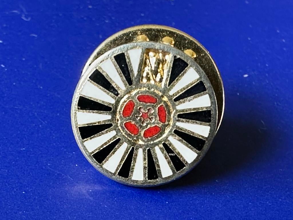 Ronde Tafel 55  Speldjes/Pins, Verzamelen, Ophalen of Verzenden, Gebruikt, Merk, Speldje of Pin